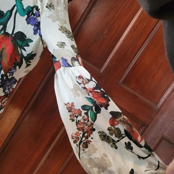 Express Floral Print Long Sleeve Blouse With Keyhole Detail - Size M - Picture 3 of 6